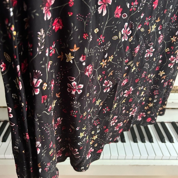 Reitmans Black Floral A-Line Skirt 10 - Picture 10 of 16